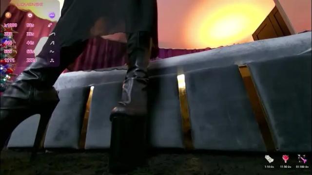 Image 6 of hotdesy_ Stream on Chaturbate on 24 days ago