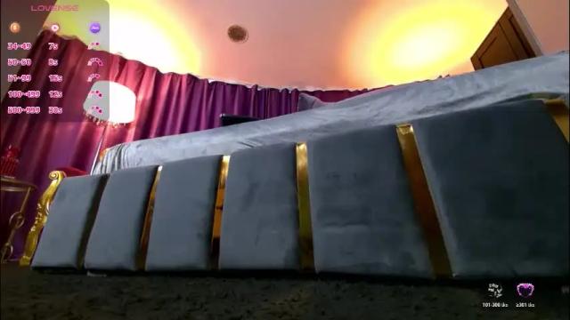 Image 11 of hotdesy_ Stream on Chaturbate on 19 hours ago