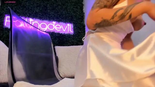 Image 6 of hotfallingdevil Stream on Chaturbate on 29 days ago