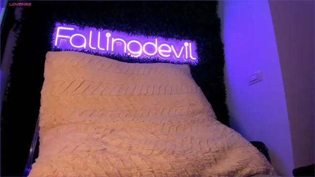 Image 8 of hotfallingdevil Stream on Chaturbate on 16 days ago