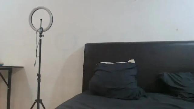Image 4 of hotlb4you Stream on Chaturbate on 18 months ago