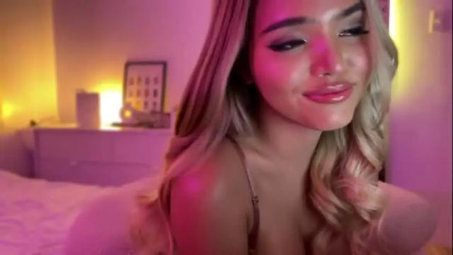 Image 12 of hotmissjessica Stream on Chaturbate on 16 months ago