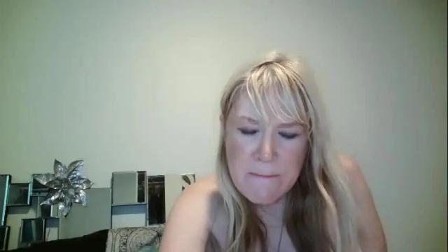 Image 7 of hotpepperrose Stream on Chaturbate on 29 days ago