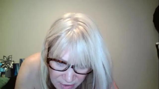 Image 12 of hotpepperrose Stream on Chaturbate on 28 days ago