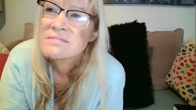 Image 10 of hotpepperrose Stream on Chaturbate on 2 months ago
