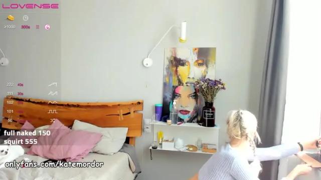 Image 3 of hotschneewittchen Stream on Chaturbate on 12 months ago