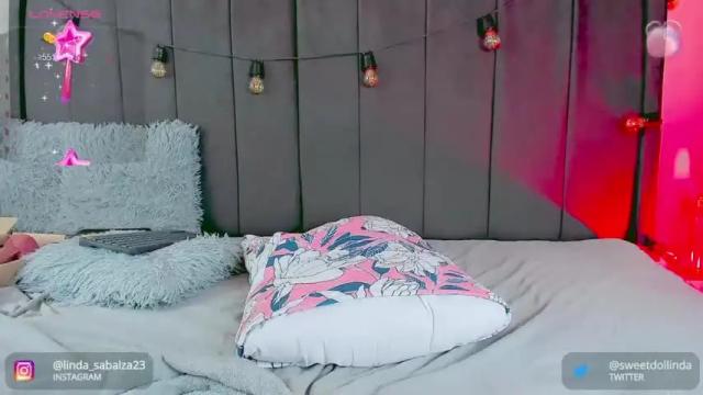 Image 4 of hotsisterssamdlers Stream on Chaturbate on 14 months ago
