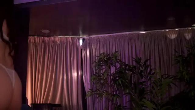 Image 4 of hotskinnyx Stream on Chaturbate on 1 month ago