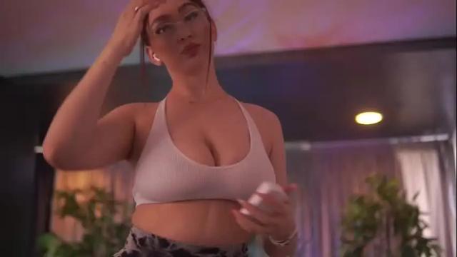 Image 12 of hotskinnyx Stream on Chaturbate on 13 days ago