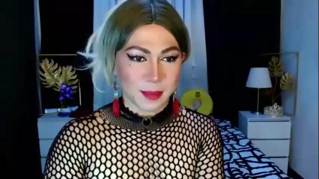 Image 3 of hott_summerr Stream on Chaturbate on 19 days ago