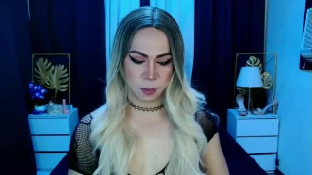 Image 2 of hott_summerr Stream on Chaturbate on 8 days ago