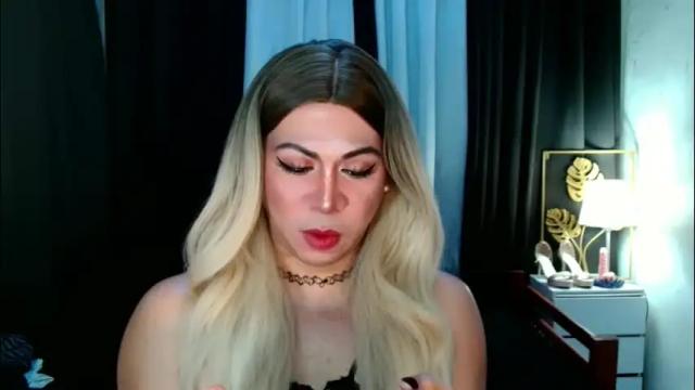 Image 12 of hott_summerr Stream on Chaturbate on 2 months ago