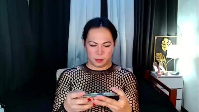 Image 10 of hott_summerr Stream on Chaturbate on 2 months ago