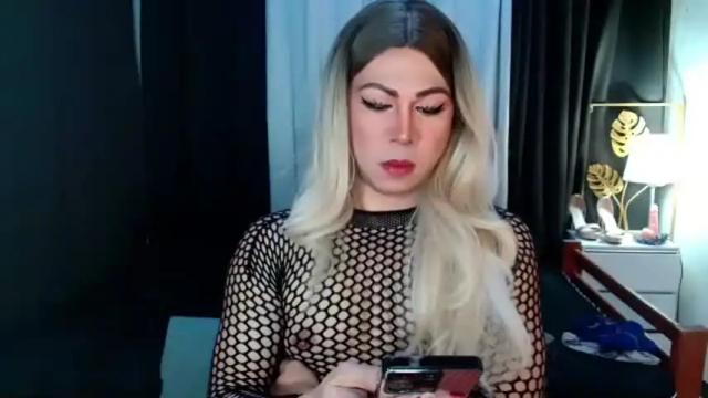 Image 4 of hott_summerr Stream on Chaturbate on 1 month ago