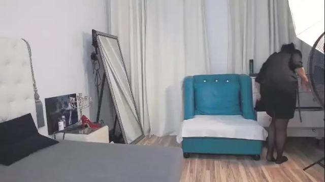Image 10 of hottalina_ Stream on Chaturbate on 1 month ago
