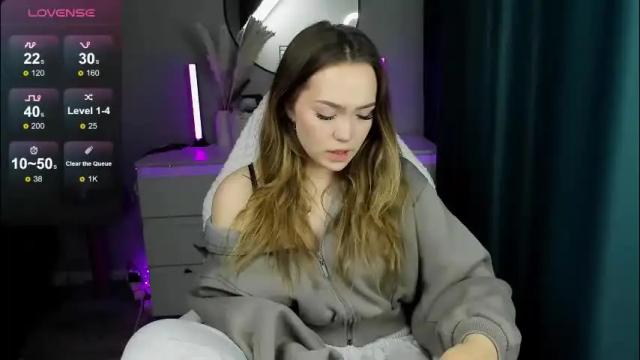 Image 2 of hottease_pvt Stream on Chaturbate on 4 months ago