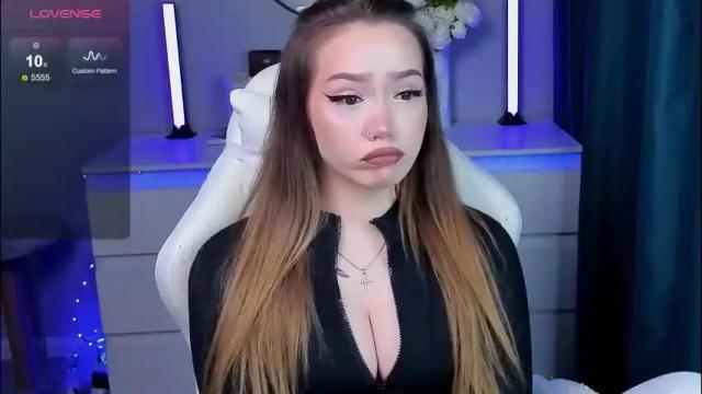 Image 4 of hottease_pvt Stream on Chaturbate on 2 months ago