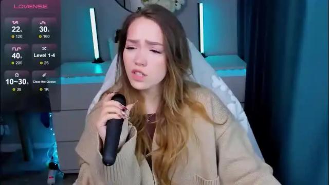 Image 3 of hottease_pvt Stream on Chaturbate on 1 month ago