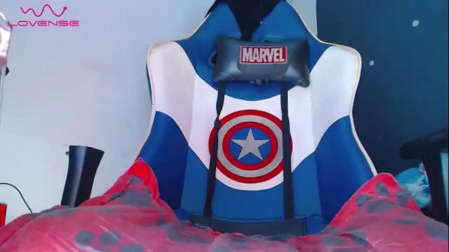 Image 6 of hottie_cristal Stream on Chaturbate on 4 days ago