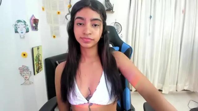 Image 10 of hottie_veronica Stream on Chaturbate on 13 months ago