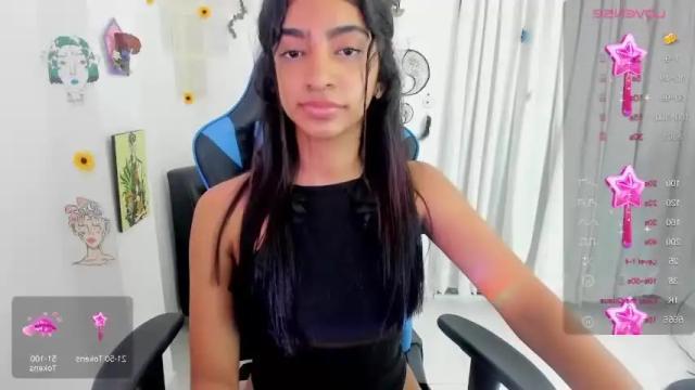 Image 12 of hottie_veronica Stream on Chaturbate on 13 months ago