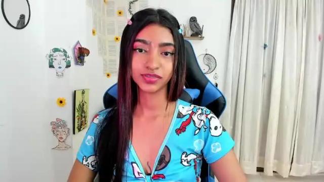 Image 3 of hottie_veronica Stream on Chaturbate on 13 months ago