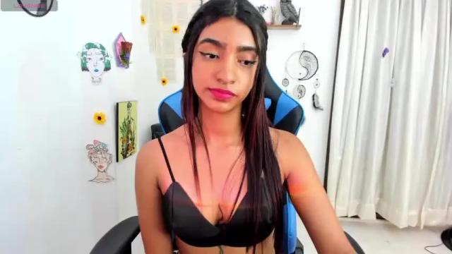 Image 7 of hottie_veronica Stream on Chaturbate on 12 months ago