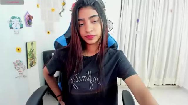 Image 3 of hottie_veronica Stream on Chaturbate on 12 months ago