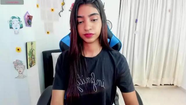 Image 6 of hottie_veronica Stream on Chaturbate on 12 months ago
