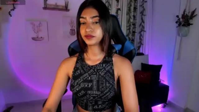 Image 3 of hottie_veronica Stream on Chaturbate on 12 months ago