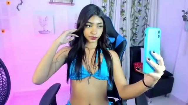 Image 2 of hottie_veronica Stream on Chaturbate on 12 months ago