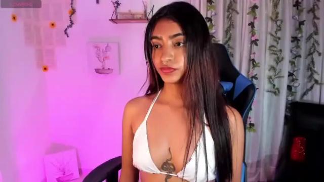 Image 2 of hottie_veronica Stream on Chaturbate on 12 months ago