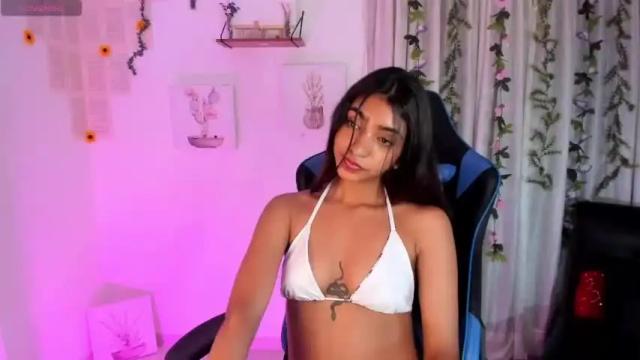 Image 7 of hottie_veronica Stream on Chaturbate on 12 months ago