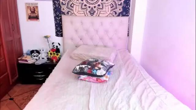 Image 12 of hottie_veronica Stream on Chaturbate on 1 month ago