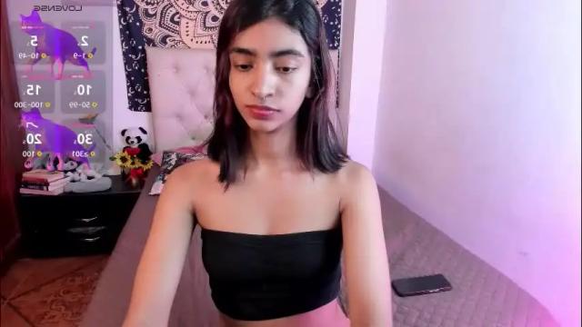 Image 12 of hottie_veronica Stream on Chaturbate on 17 days ago