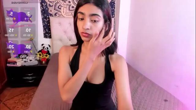 Image 12 of hottie_veronica Stream on Chaturbate on 11 days ago