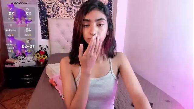 Image 2 of hottie_veronica Stream on Chaturbate on 9 days ago