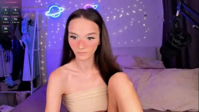 Image 2 of hottiesteverly Stream on Chaturbate on 29 days ago