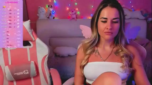Image 12 of hotty_girls_here Stream on Chaturbate on 1 month ago