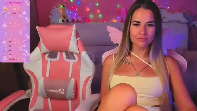 Image 6 of hotty_girls_here Stream on Chaturbate on 1 month ago