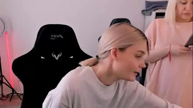 Image 2 of hottyblonds Stream on Chaturbate on 3 days ago