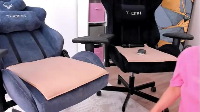Image 4 of hottyblonds Stream on Chaturbate on 2 months ago