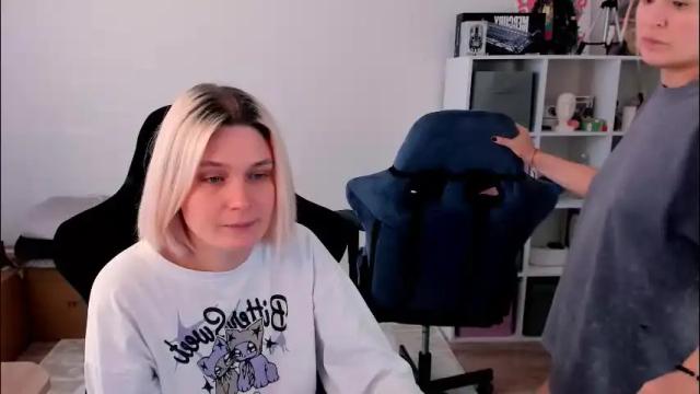 Image 2 of hottyblonds Stream on Chaturbate on 23 days ago