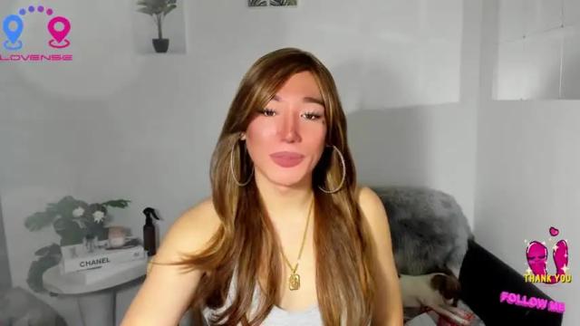 Image 4 of hottycrishinaxx Stream on Chaturbate on 13 months ago