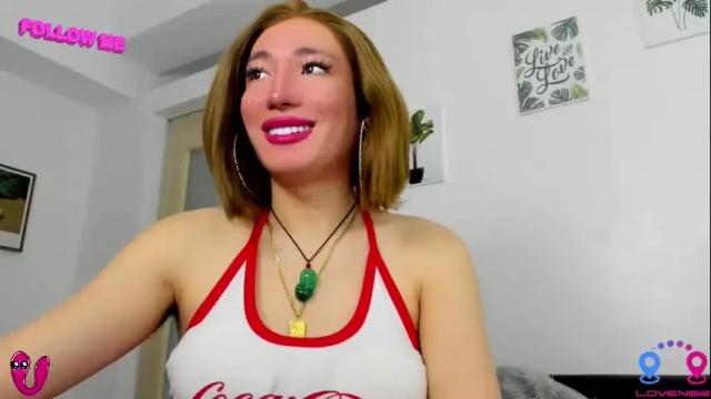 Image 8 of hottycrishinaxx Stream on Chaturbate on 1 month ago