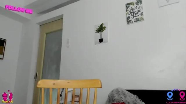 Image 8 of hottycrishinaxx Stream on Chaturbate on 8 days ago