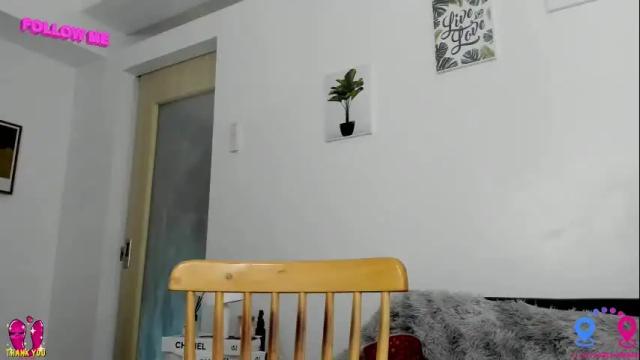 Image 12 of hottycrishinaxx Stream on Chaturbate on 16 days ago