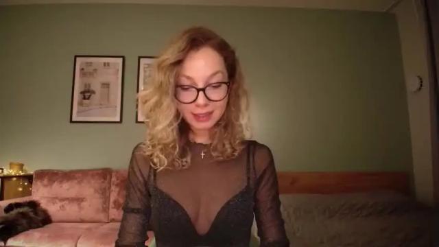 Image 12 of hottymilana Stream on Chaturbate on 13 months ago