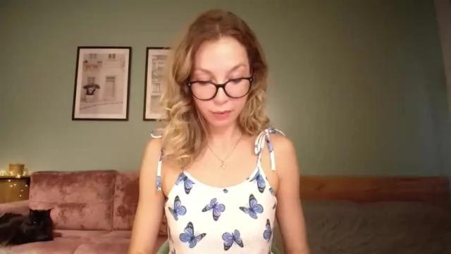 Image 4 of hottymilana Stream on Chaturbate on 12 months ago