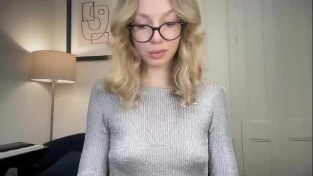 Image 11 of hottymilana Stream on Chaturbate on 13 days ago